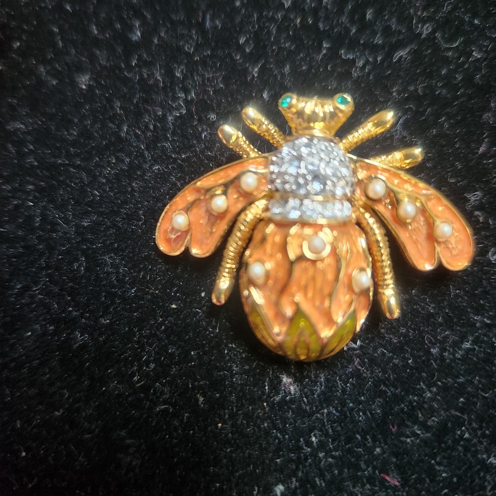 Joan Rivers insect Bee Brooch Rhinestone Pearl Gold Tone Pin Orange Enamel